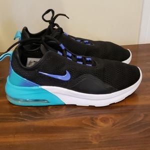 NIKE Women's Size 8 Air Max Motion